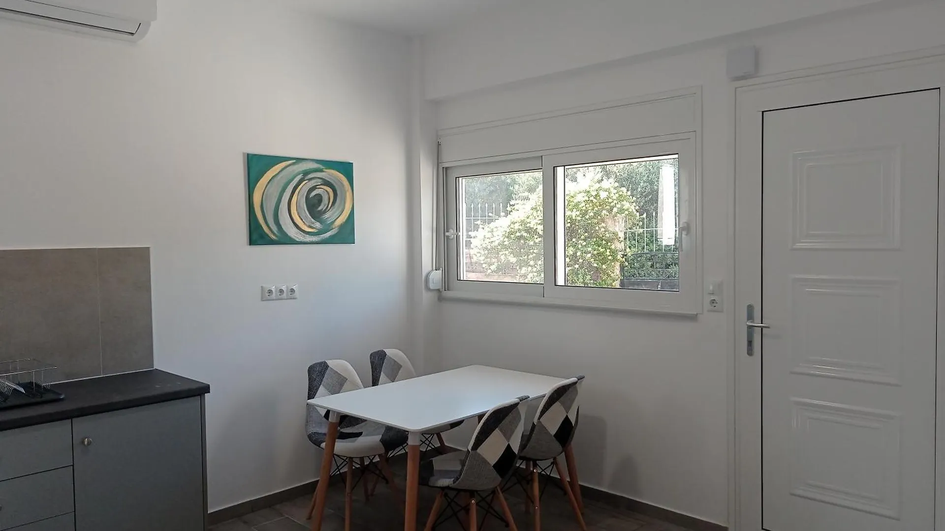 Oksana House Apartment Kambanion